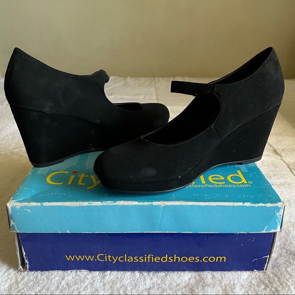 Wedges 🖤 - Picture 2 of 4